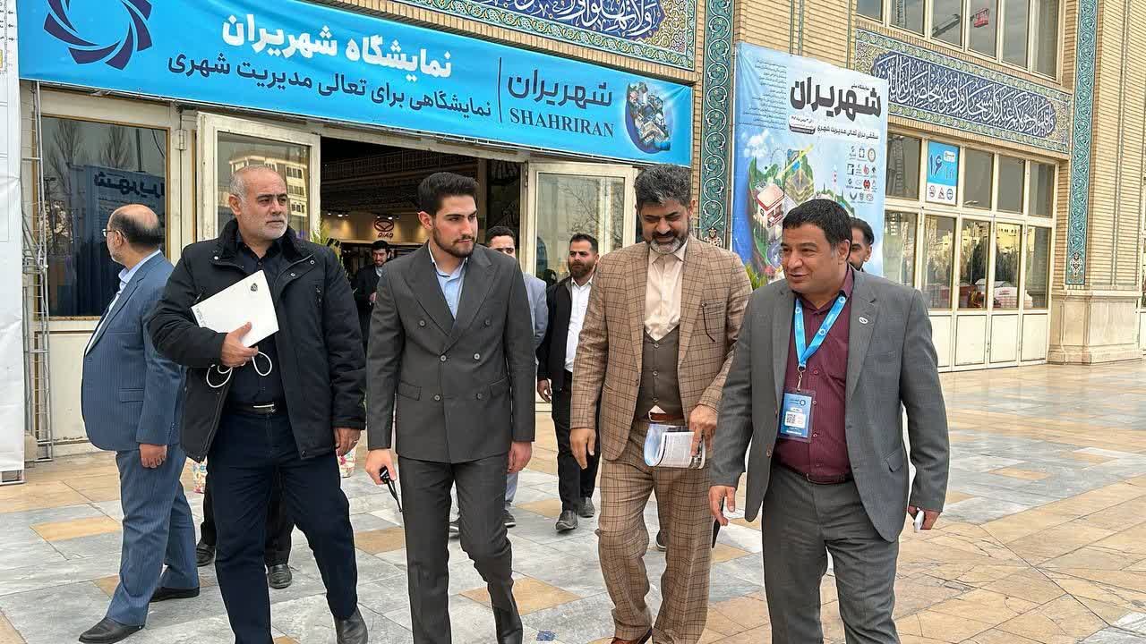 بازدید شهردار گرگان و رئیس کمیسیون حقوقی شورای اسلامی شهر گرگان از غرفه شهرداری در نمایشگاه شهریران - 3