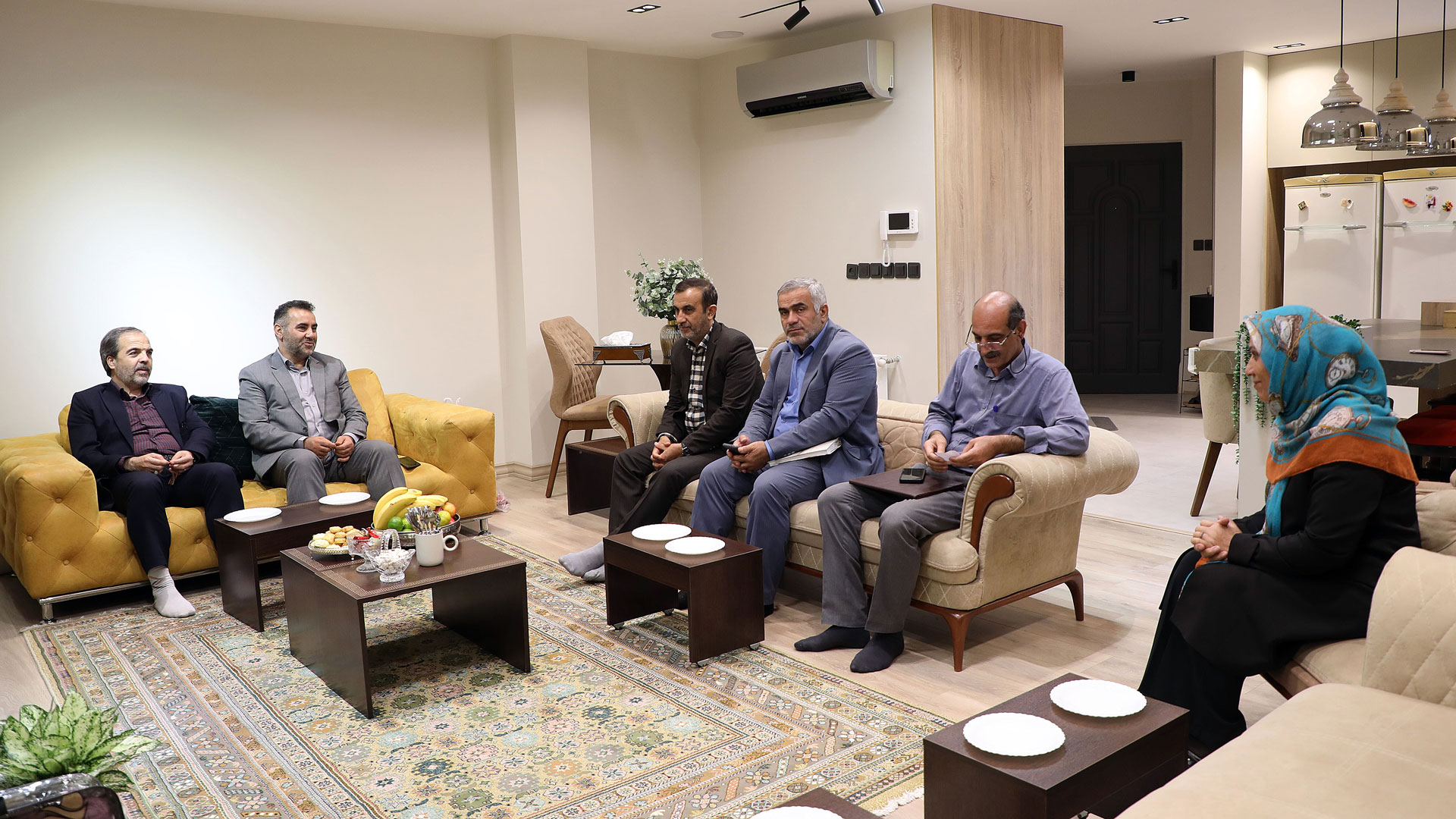 دیدار مسئولان شورای شهر گرگان و بنیاد شهید استان با خانواده شهید مبارزه با مواد مخدر - 2