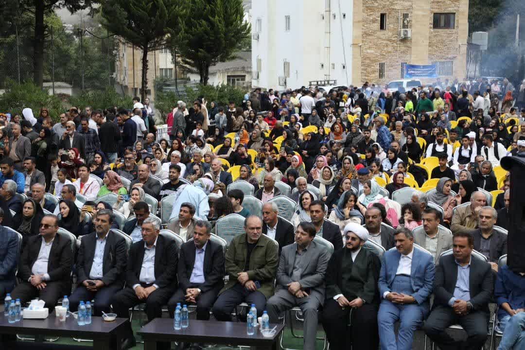 حضور رئیس و اعضای شورای اسلامی شهر گرگان در جشنواره آبزیان و رونمایی از بزرگ‌ترین پیتزای ایران - 10