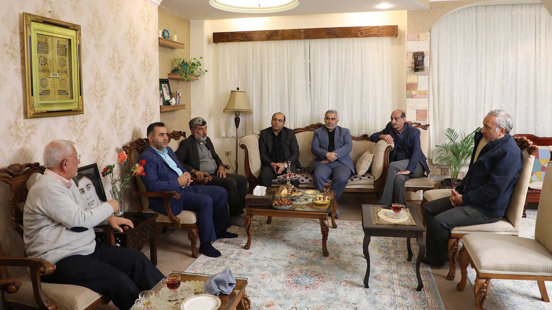 دیدار رئیس شورای شهر و شهردار گرگان با خانواده شهید حسین مقصودلو - 5