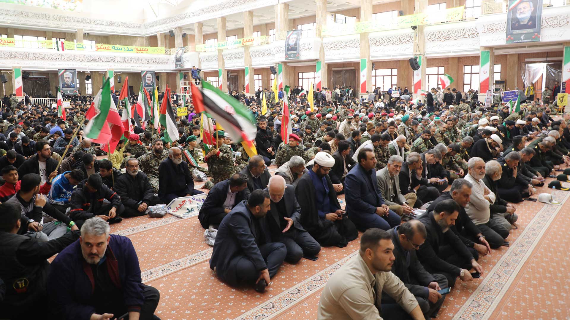 حضور رئیس، اعضای شورای شهر و شهردار گرگان در نمایش اقتدار ملت ایران - 6