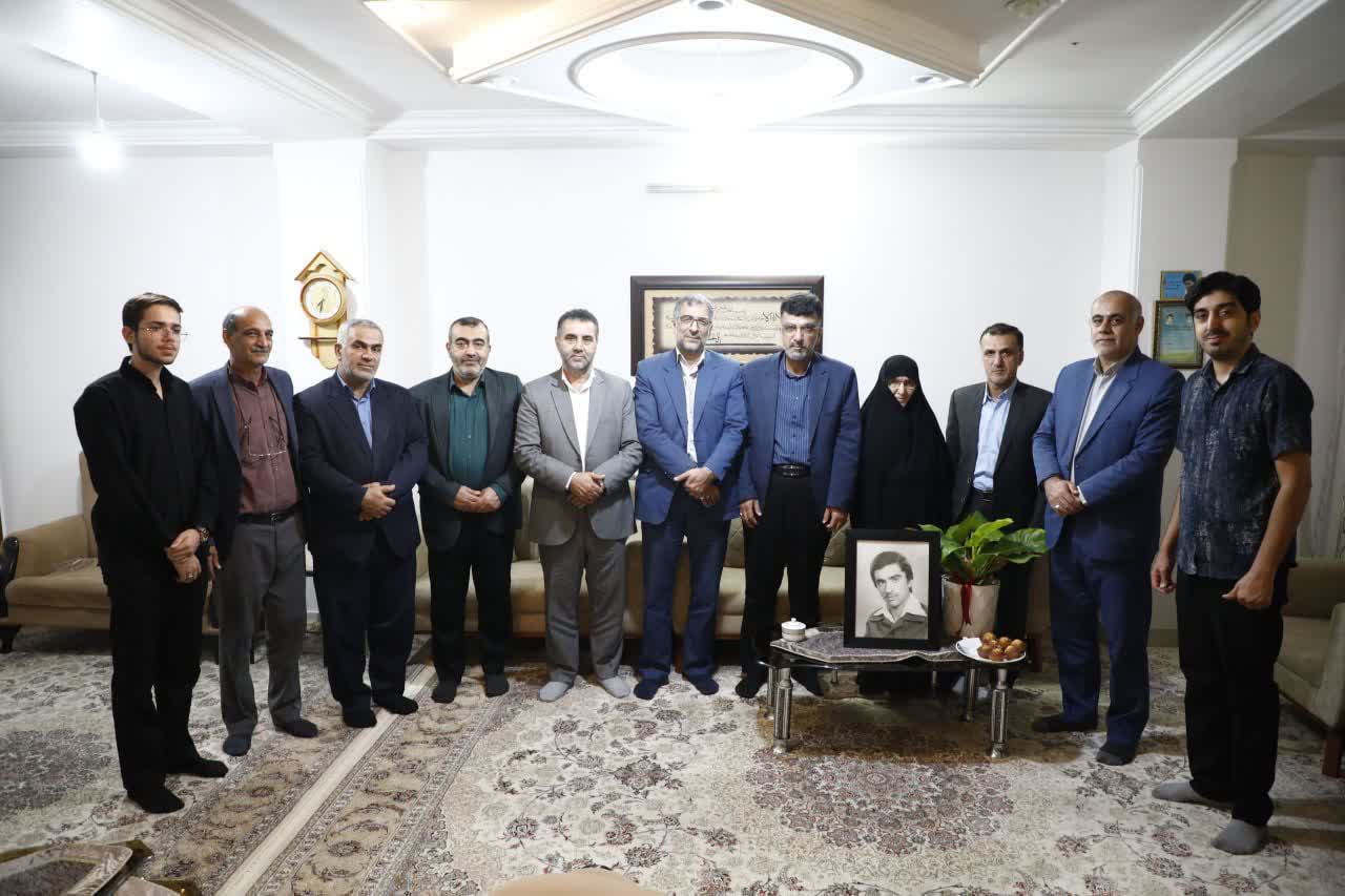 دیدار رئیس و اعضای شورای اسلامی شهر گرگان از خانواده شهید حبیب الله صالح المومنین - 4