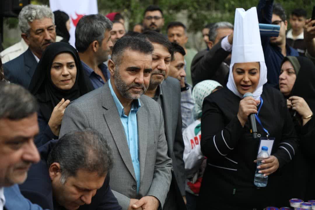 حضور رئیس و اعضای شورای اسلامی شهر گرگان در جشنواره آبزیان و رونمایی از بزرگ‌ترین پیتزای ایران - 4