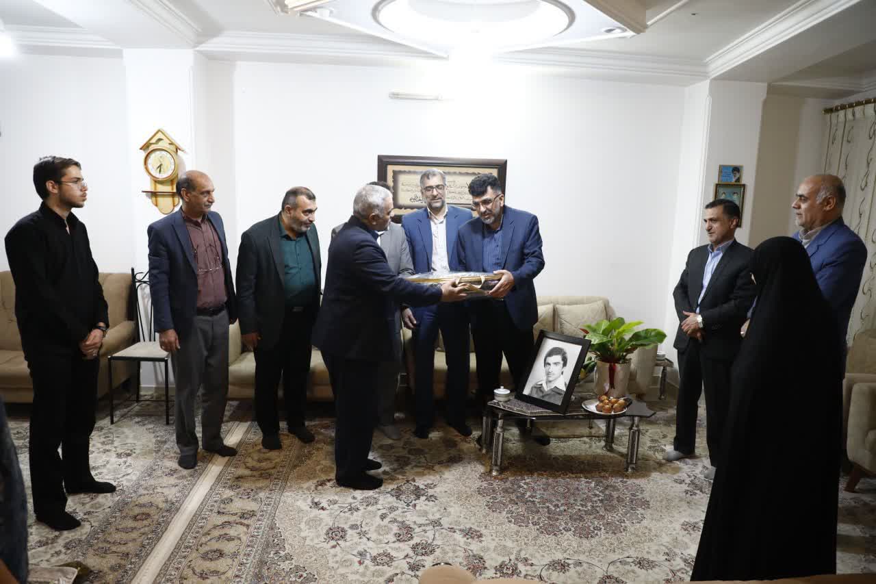 دیدار رئیس و اعضای شورای اسلامی شهر گرگان از خانواده شهید حبیب الله صالح المومنین - 7