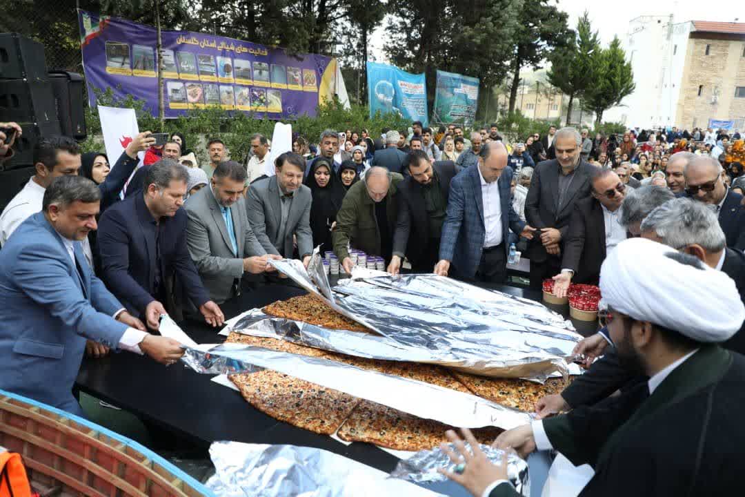 حضور رئیس و اعضای شورای اسلامی شهر گرگان در جشنواره آبزیان و رونمایی از بزرگ‌ترین پیتزای ایران - 9