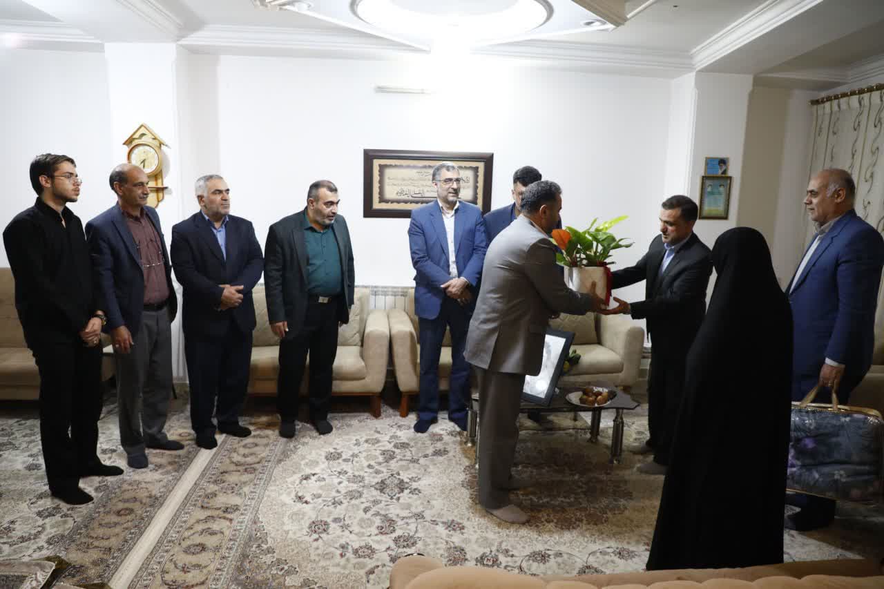 دیدار رئیس و اعضای شورای اسلامی شهر گرگان از خانواده شهید حبیب الله صالح المومنین - 8