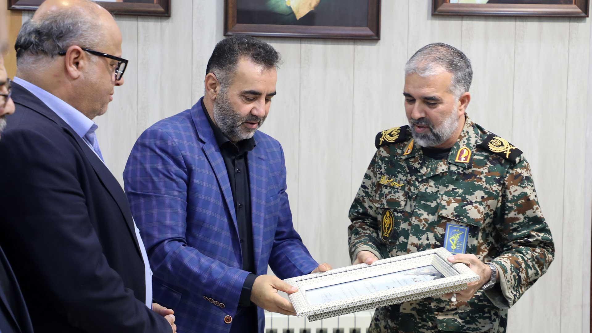 اعضای شورای شهر گرگان با فرمانده سپاه نینوا دیدار کردند - 6