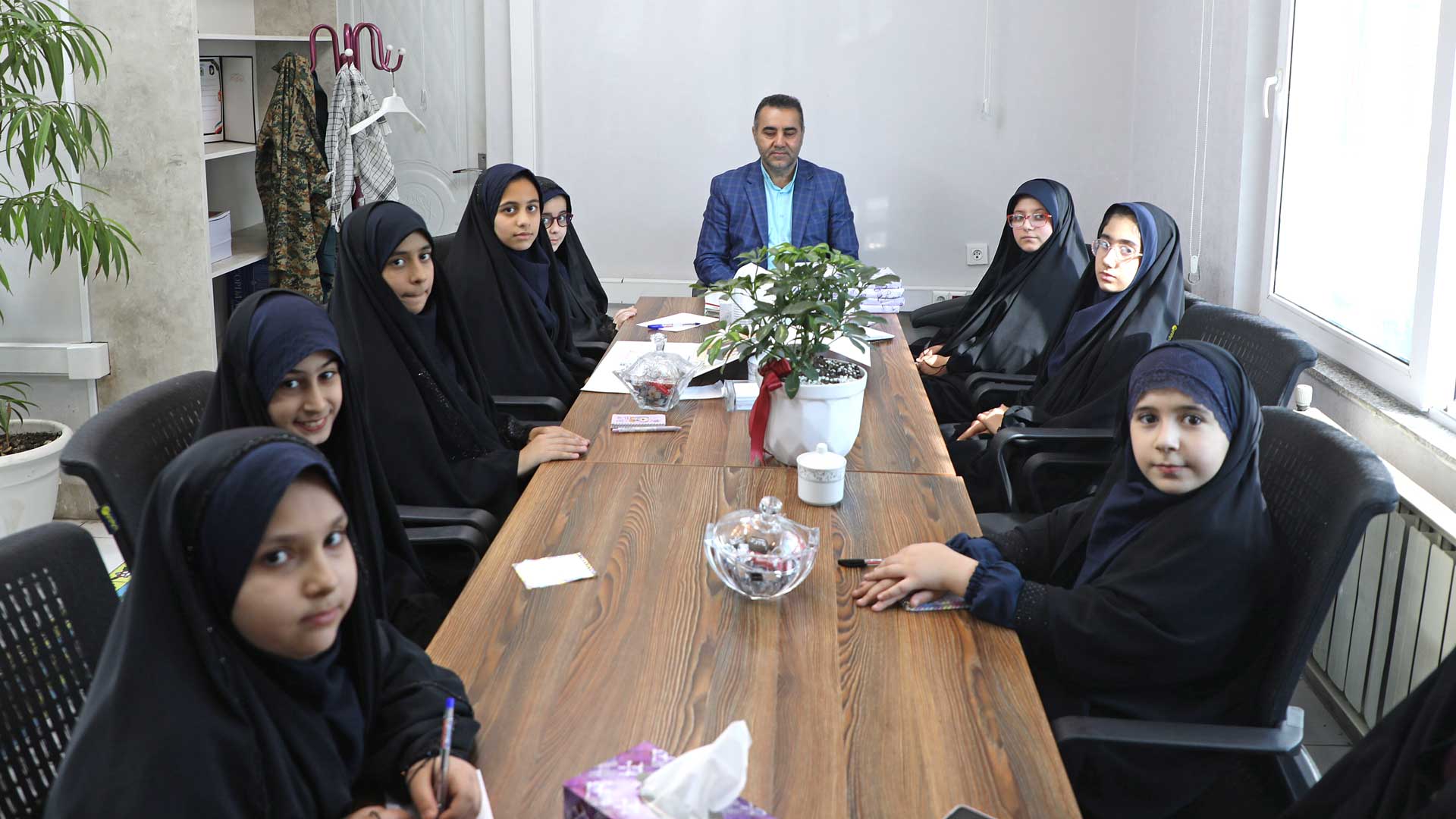 حضور شورای دانش&zwnj;آموزان دبستان دخترانه پیشگامان تربیت در شورای اسلامی شهر گرگان - 2