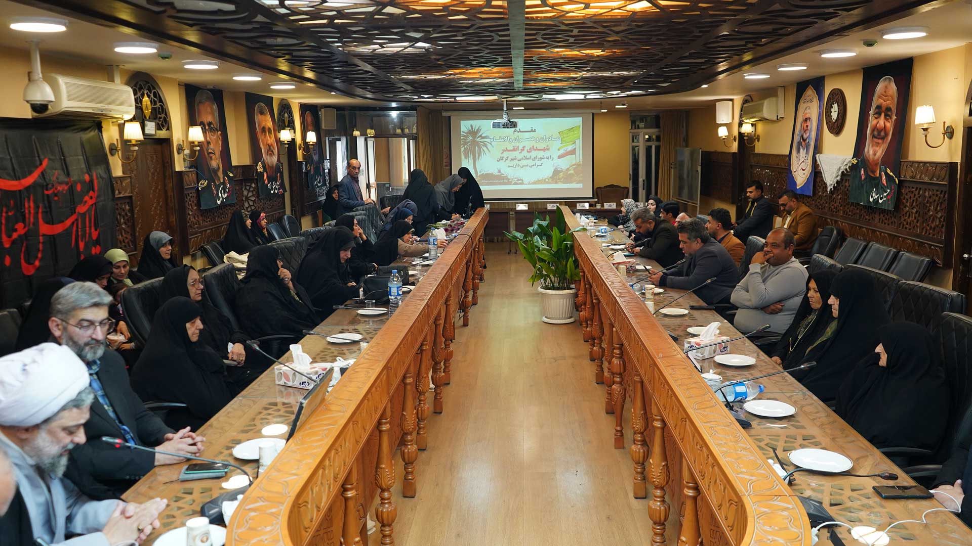 تجلیل شورای اسلامی شهر گرگان از مادران و همسران شهدا و بررسی مشکلات مسجد جامع - 8