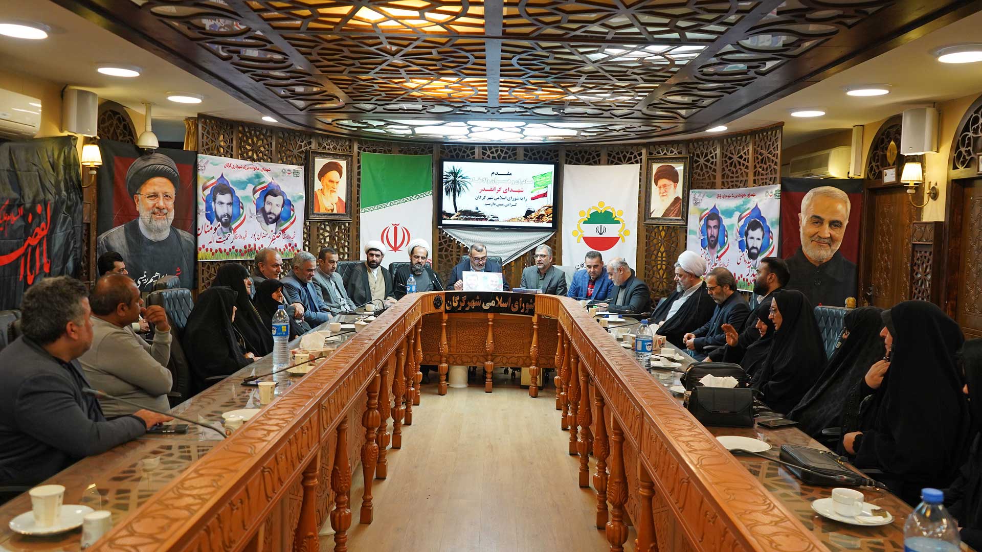 تجلیل شورای اسلامی شهر گرگان از مادران و همسران شهدا و بررسی مشکلات مسجد جامع - 9