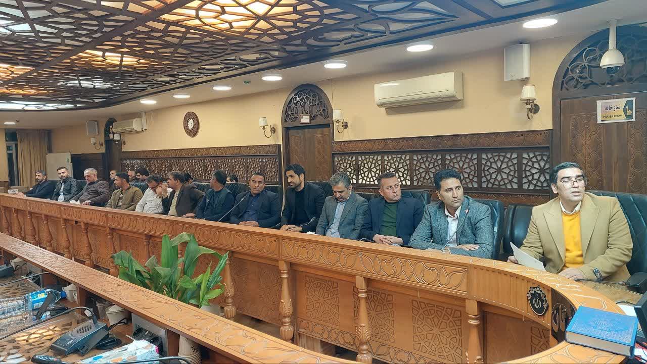 تجلیل از خادمان حمل&zwnj;ونقل عمومی در صدودوازدهمین جلسه کمیسیون نظارت شورای شهر گرگان - 7