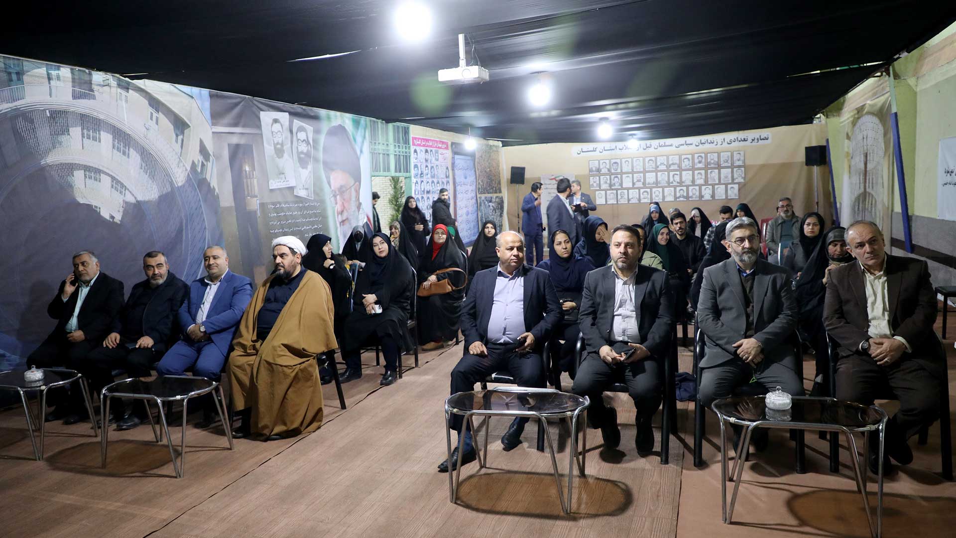 بازدید اعضای شورای اسلامی شهر گرگان از نمایشگاه &laquo;موزه عبرت&raquo; - 5