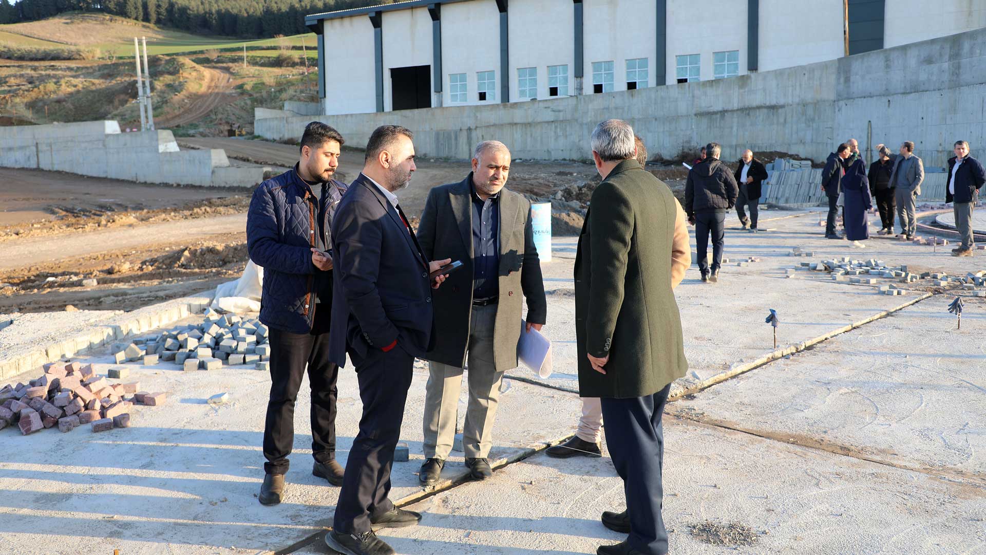 روند پیشروی فاز یک دهکده ی شهربازی هزارپیچ در کمیسیون گردشگری بررسی شد - 10