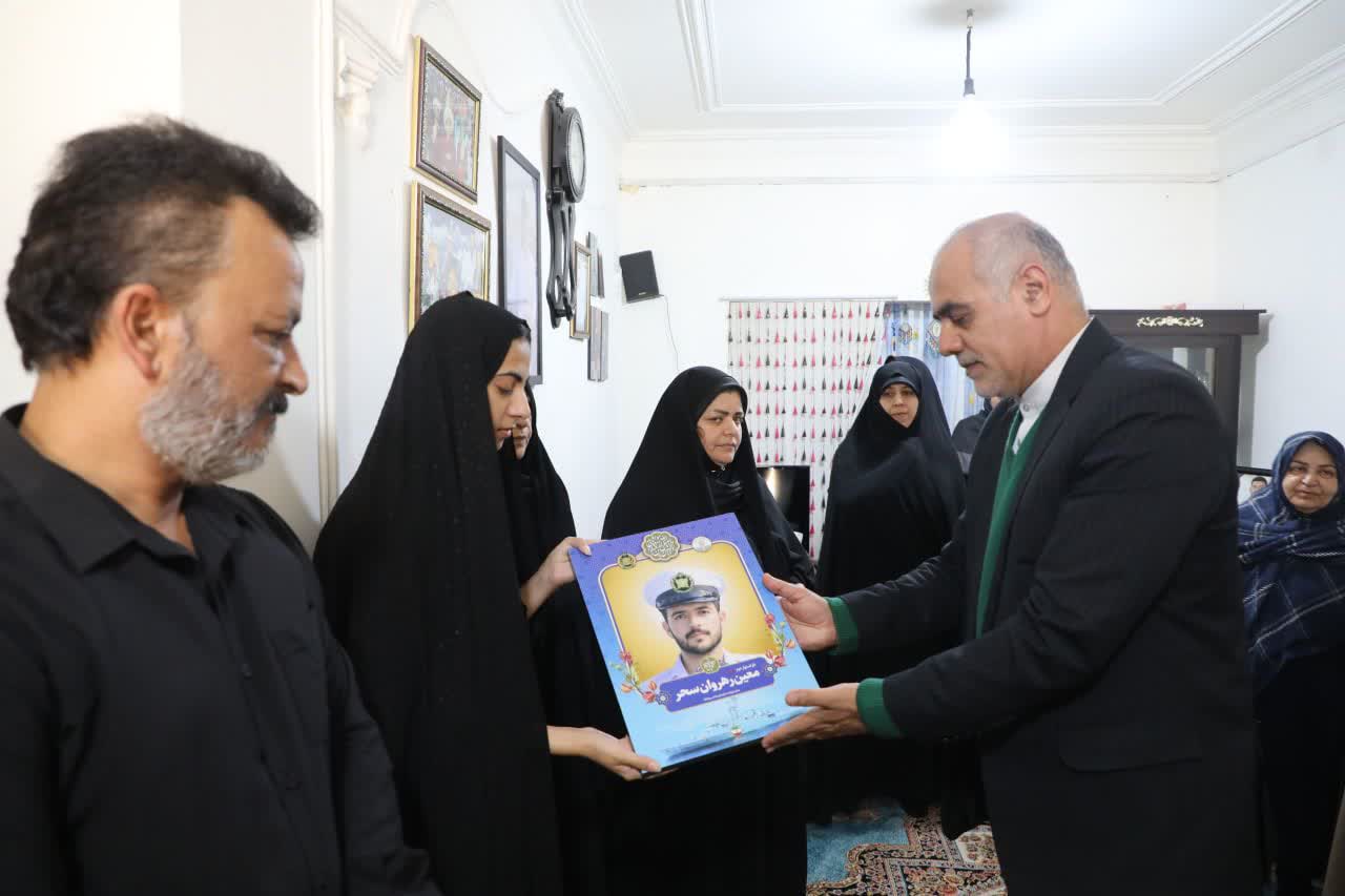 تجلیل از خانواده شهدای ناوشکن دنا در کمیسیون فرهنگی شورای شهر گرگان - 2