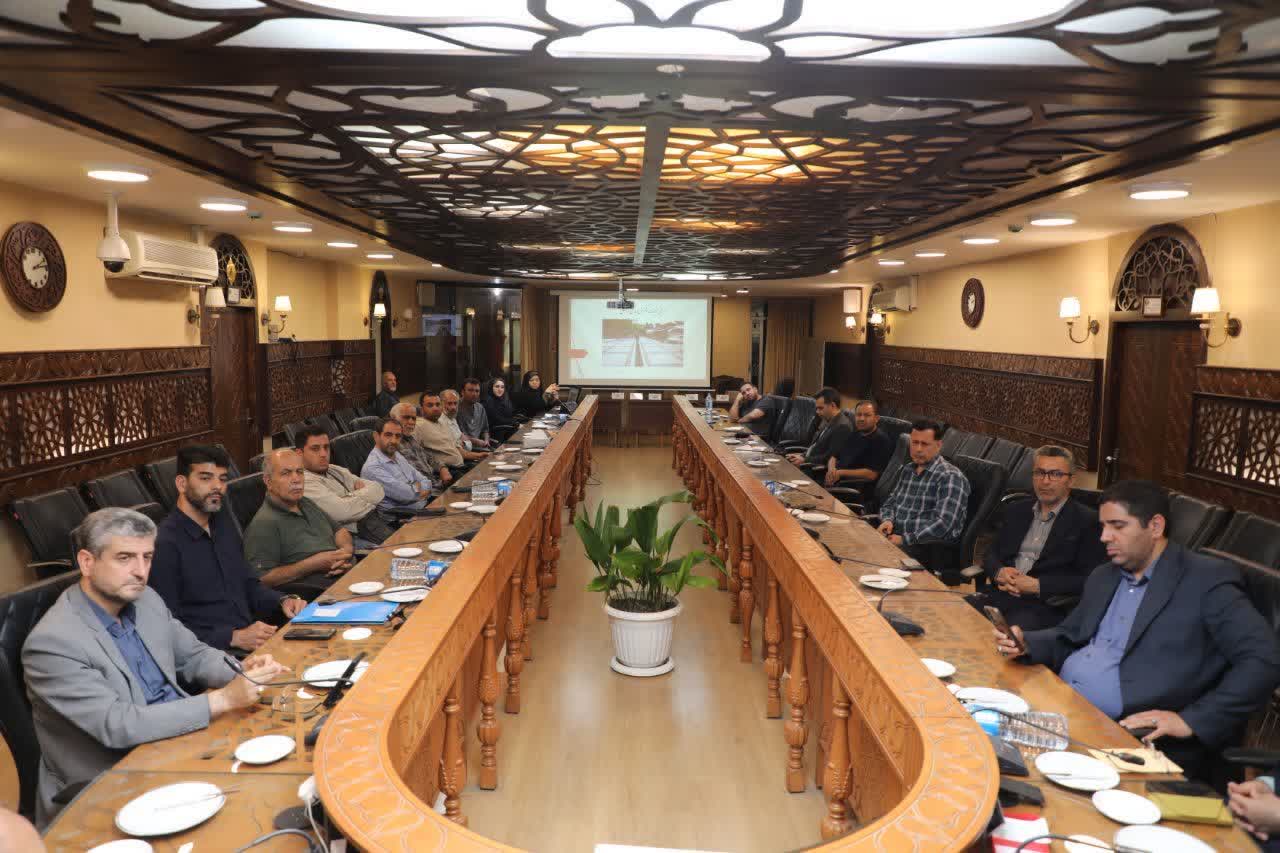 آغاز ساماندهی کف&zwnj;سازی و جداره&zwnj;سازی بازار تاریخی میدان عباسعلی در دستور کار مدیریت شهری گرگان قرار گرفت - 4
