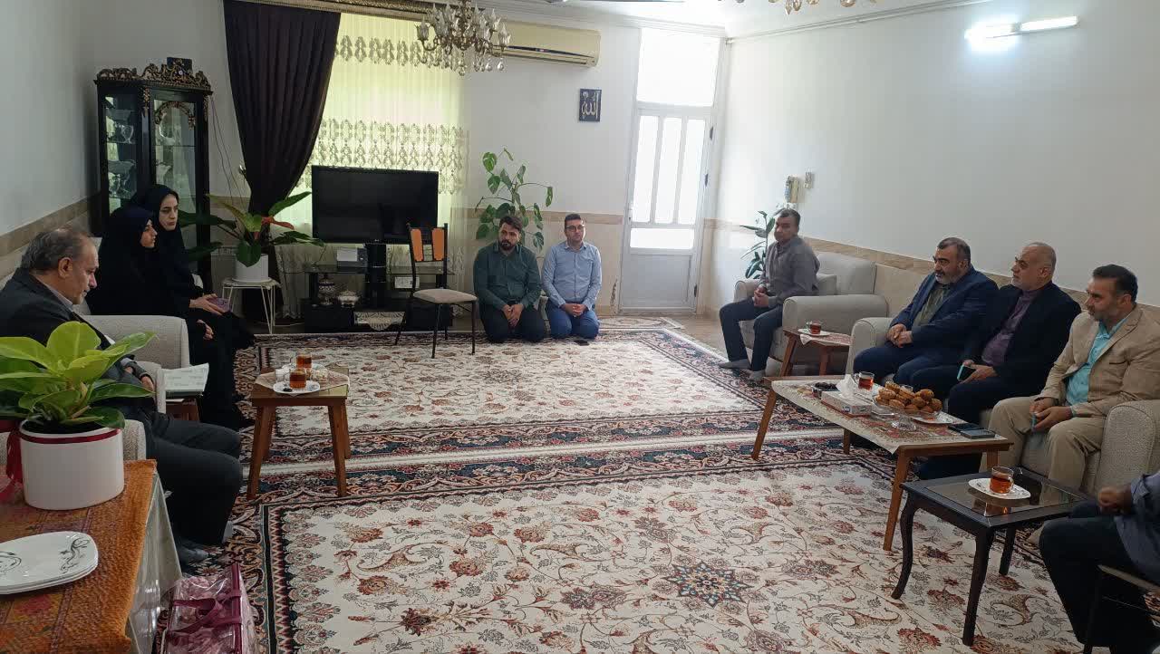 دیدار اعضای کمیسیون فرهنگی شورای شهر گرگان با خانواده شهید فرزین کمالی - 3