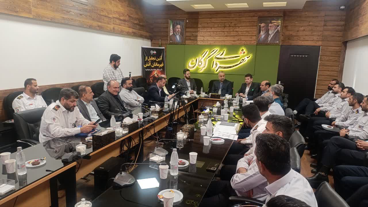 تجلیل از آتش&zwnj;نشانان قهرمان حادثه حریق دوشنبه&zwnj;شب شهرداری گرگان - 8