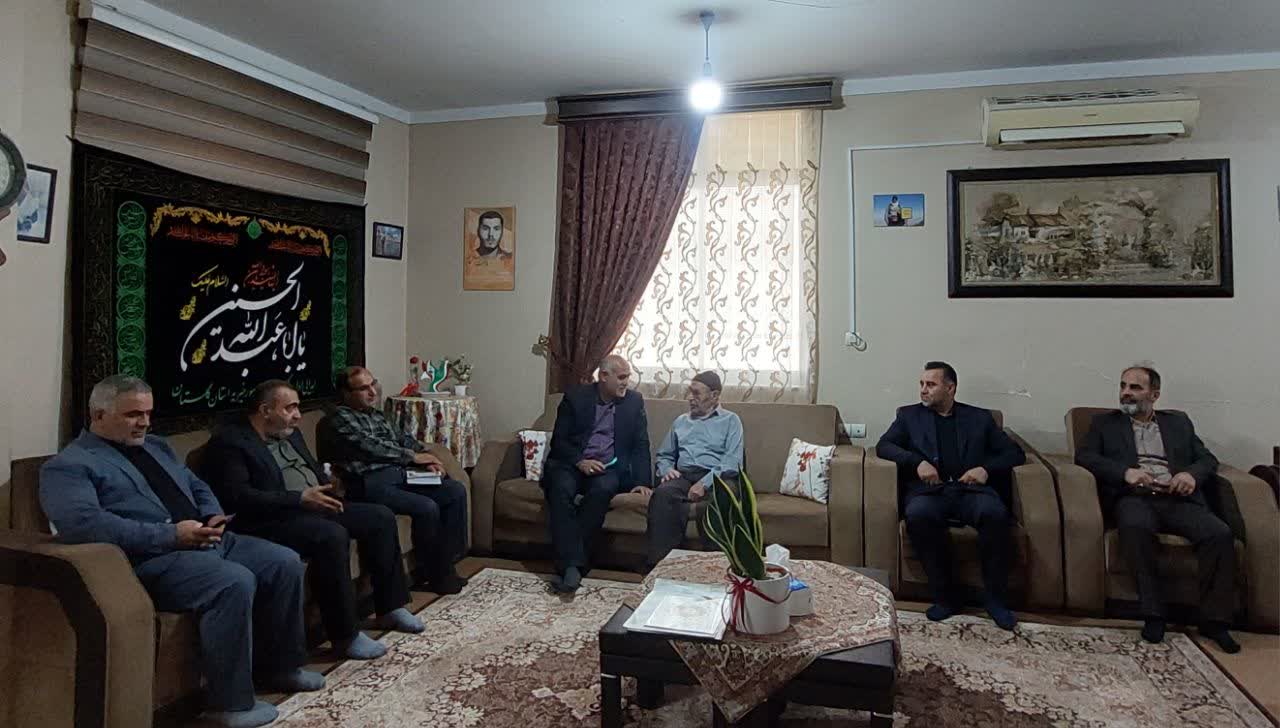 دیدار اعضای شورای شهر گرگان با خانواده شهید حاج حمید کمالی - 4