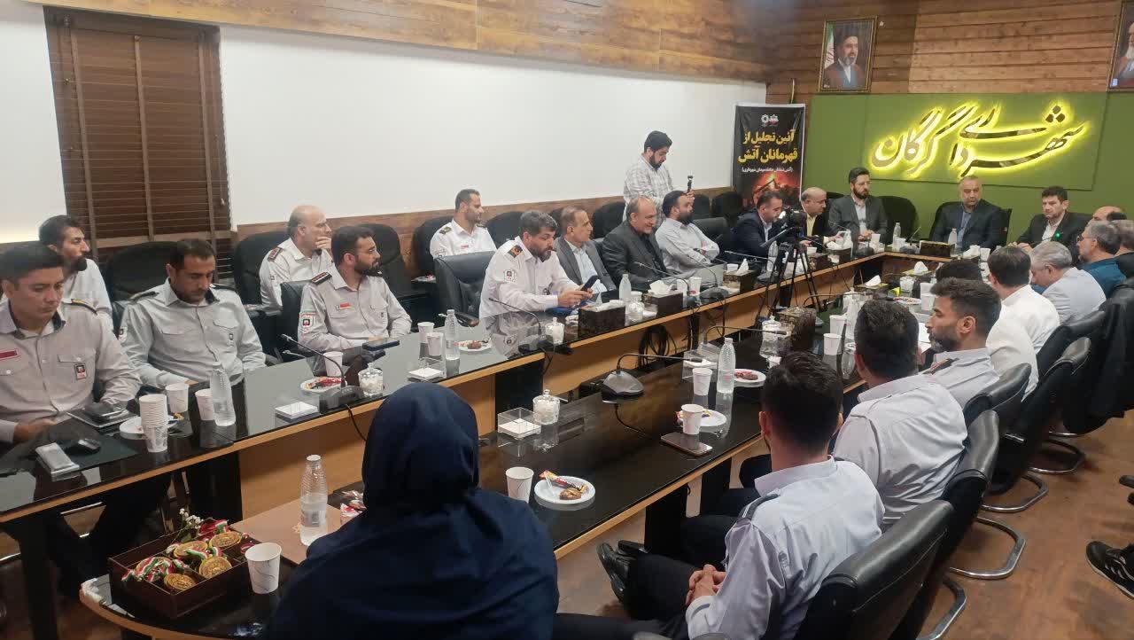 تجلیل از آتش&zwnj;نشانان قهرمان حادثه حریق دوشنبه&zwnj;شب شهرداری گرگان - 11