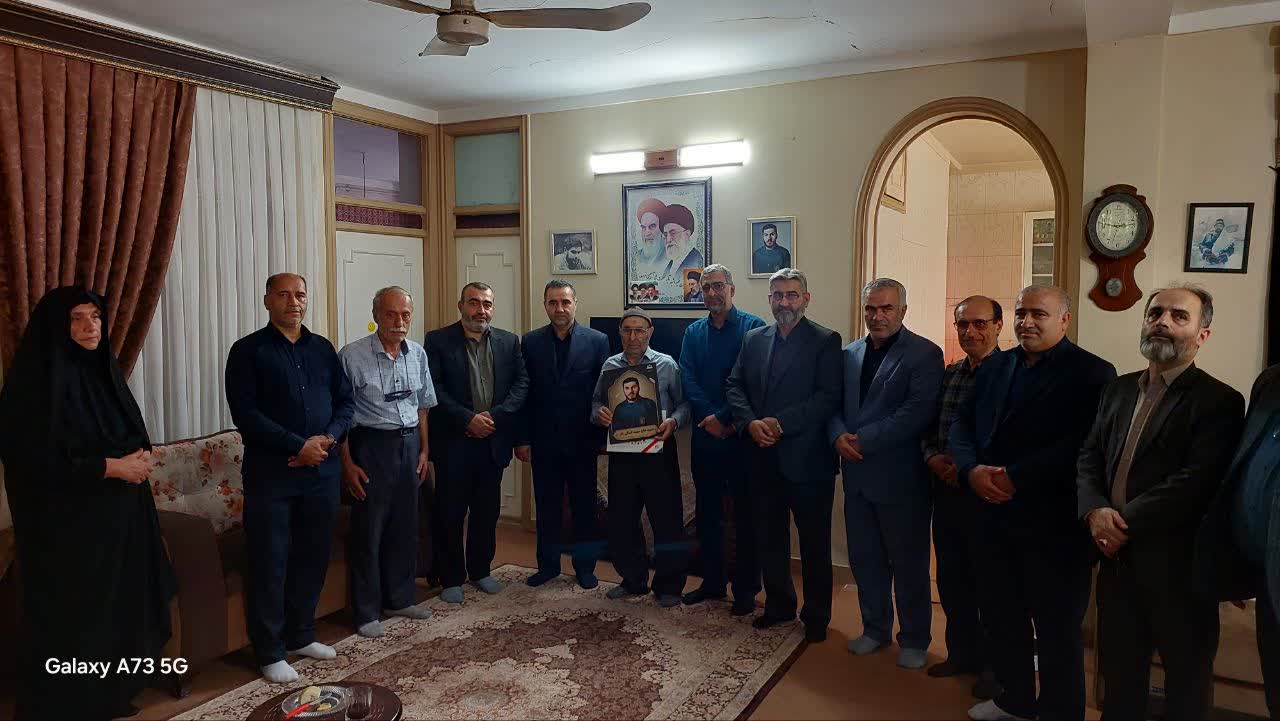دیدار اعضای شورای شهر گرگان با خانواده شهید حاج حمید کمالی - 6