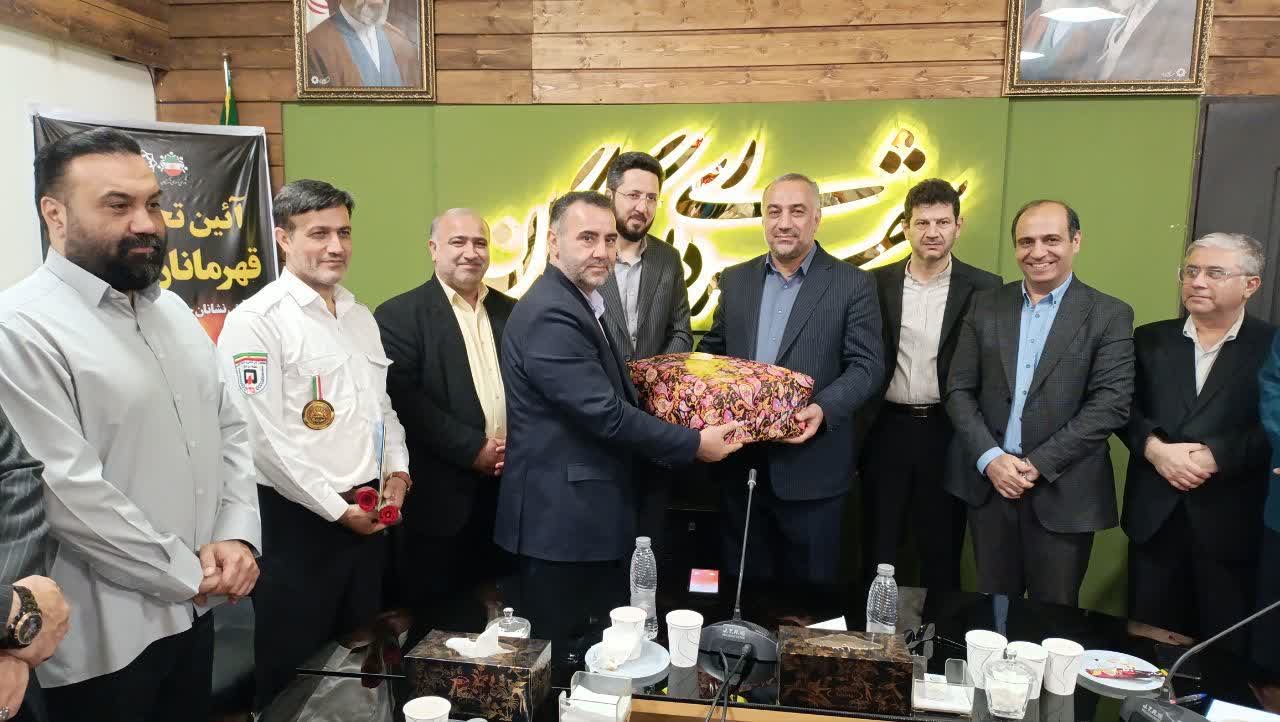 تجلیل از آتش&zwnj;نشانان قهرمان حادثه حریق دوشنبه&zwnj;شب شهرداری گرگان - 5