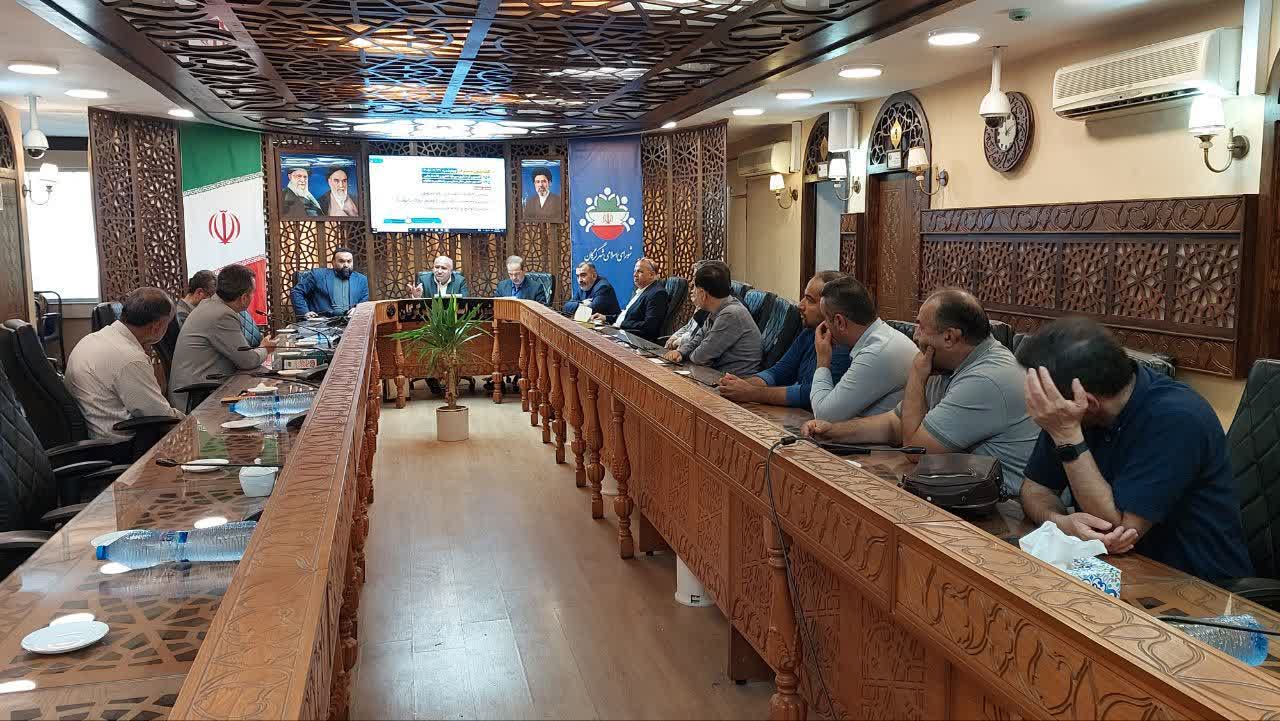 بررسی قرارداد سرمایه&zwnj;گذاری جایگاه سوخت ۱۷ شهریور در نشست مشترک دو کمیسیون شورای شهر گرگان - 4