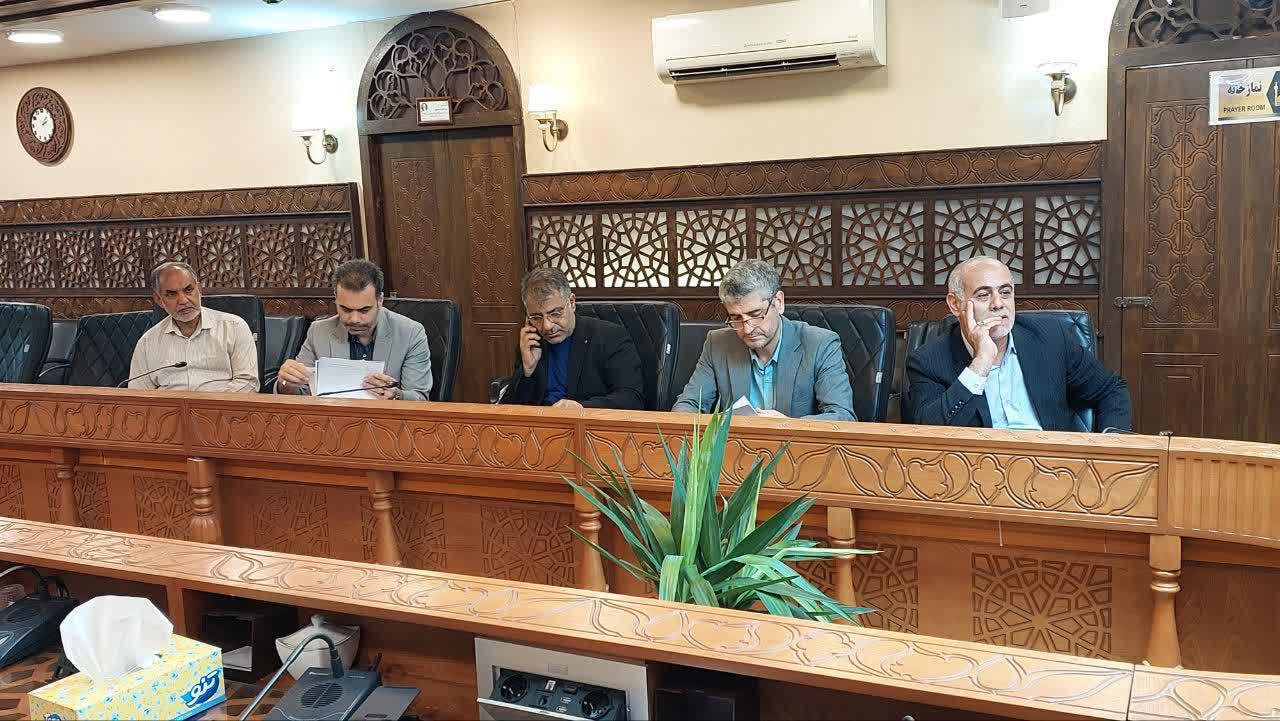 بررسی قرارداد سرمایه&zwnj;گذاری جایگاه سوخت ۱۷ شهریور در نشست مشترک دو کمیسیون شورای شهر گرگان - 3